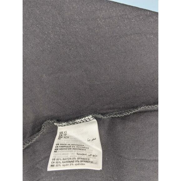 Rounded Hem Flowy Scoop Neck Top Deep Black XS Short Sleeve JM Collection Career - Picture 7 of 7